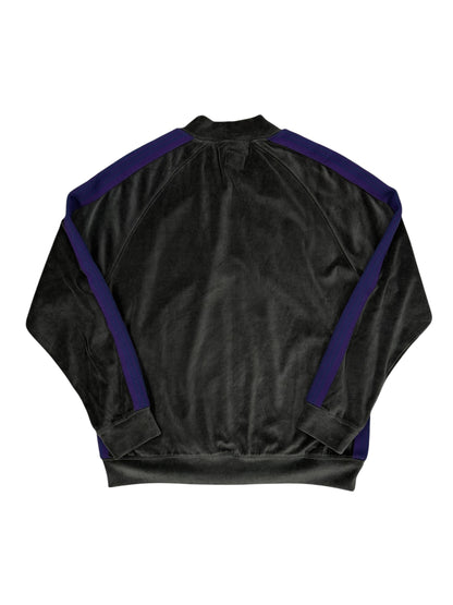 Chaqueta Needles velour negra con franjas laterales y logo mariposa bordado
