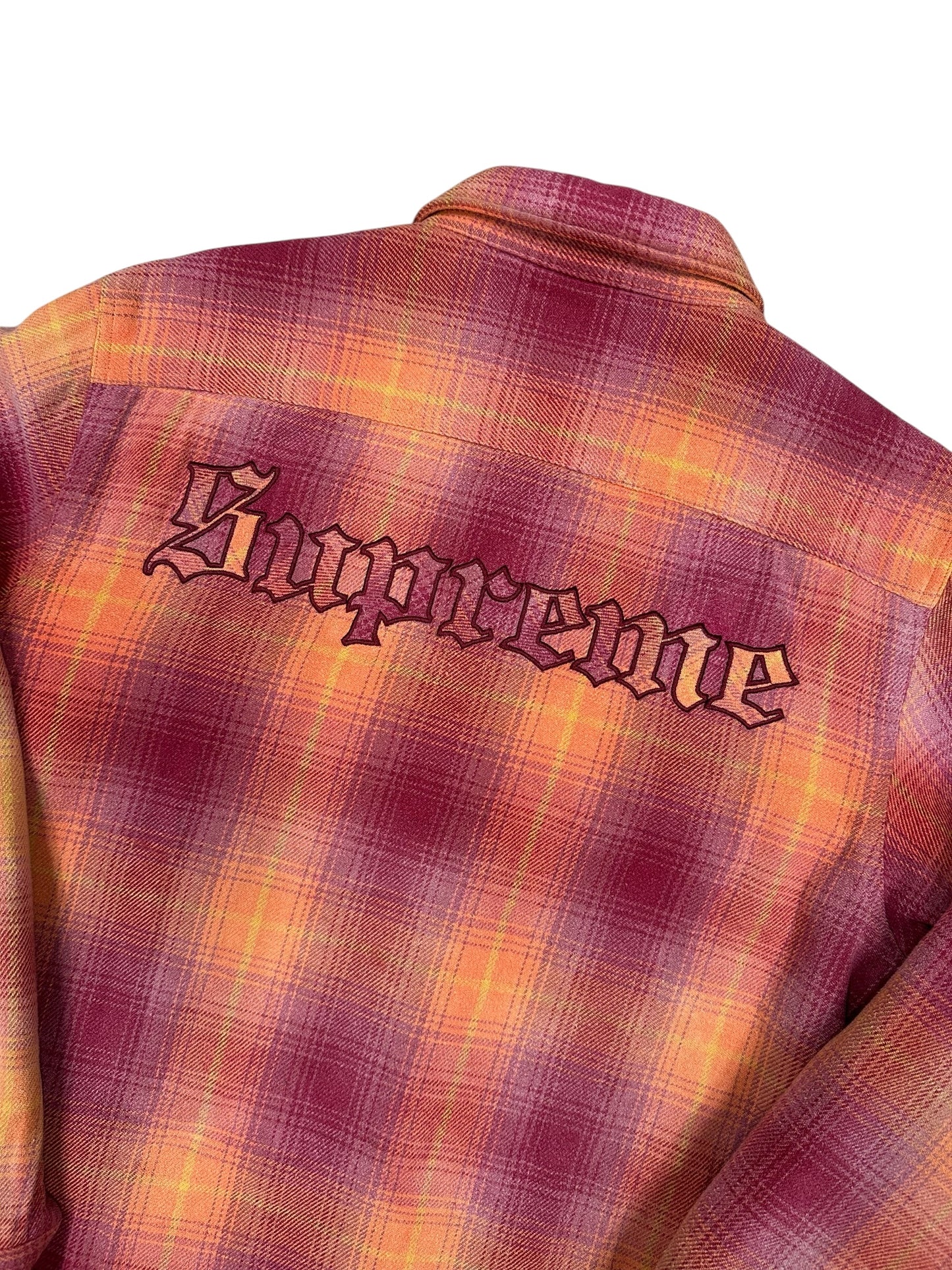 Chaqueta Supreme overshirt a cuadros rojo y naranja con logo bordado trasero