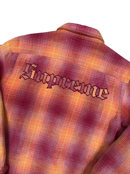 Chaqueta Supreme overshirt a cuadros rojo y naranja con logo bordado trasero